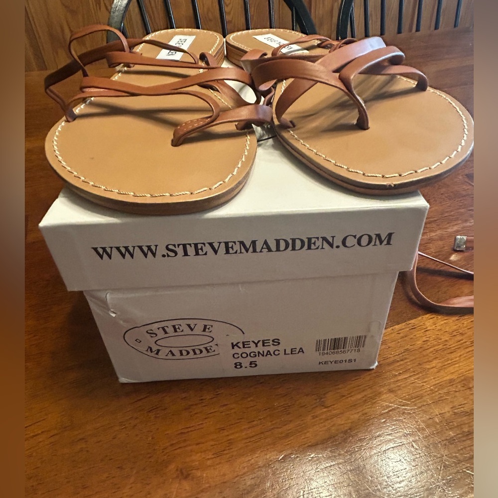 Steve Madden Women Keyes Leather Lace-Up Flat Gladiator Sandals - Picture 2 of 4